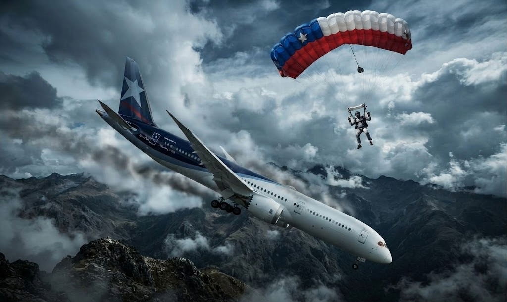Ilustración de un avión con los colores de la bandera chilena cayendo entre montañas mientras alguien salta en paracaídas
